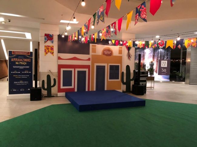 Cenografia para Fashion Mall: Arraiazinho – Unpack Design
