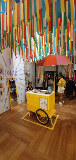 Cenografia para Plaza Niterói Shopping: Colab Folia Carnaval – Unpack Design, detalhe 2