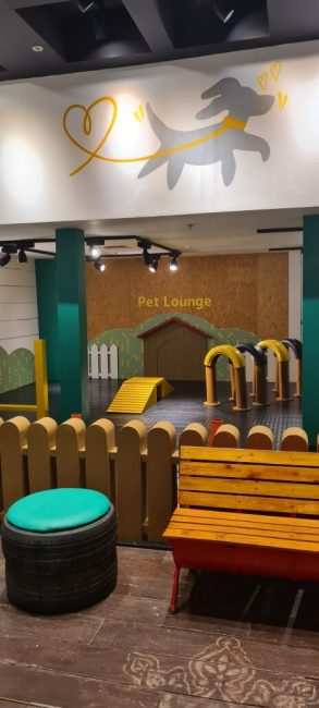 Cenografia para Shopping Fashion Mall: Pet Lounge – Unpack Design, detalhe 2