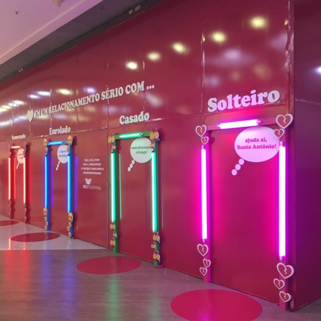 Tapumes Instagramáveis para West Shopping – Unpack Design