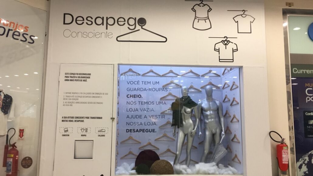 Vitrine para Botafogo Praia Shopping: Campanha do Agasalho – Unpack Design, detalhe 2