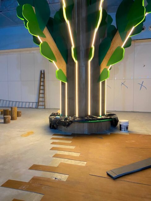 Projeto de Parque Infantil em Shopping: Parque Encantado do Eco Valle Shopping, Eco Valle Shopping, Lorena – Árvore cenográfica central