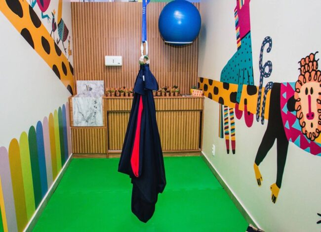 Projeto de consultório de fisioterapia infantil Kids Care – Vista geral da sala