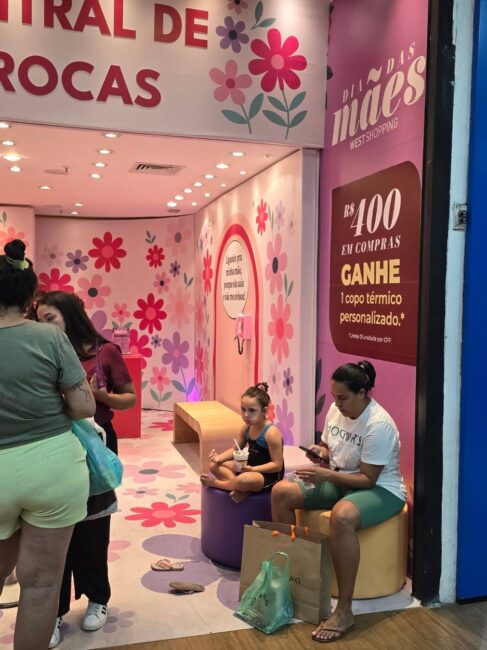 Central de Trocas Dia das Mães no West Shopping – Arco rosa e fotos