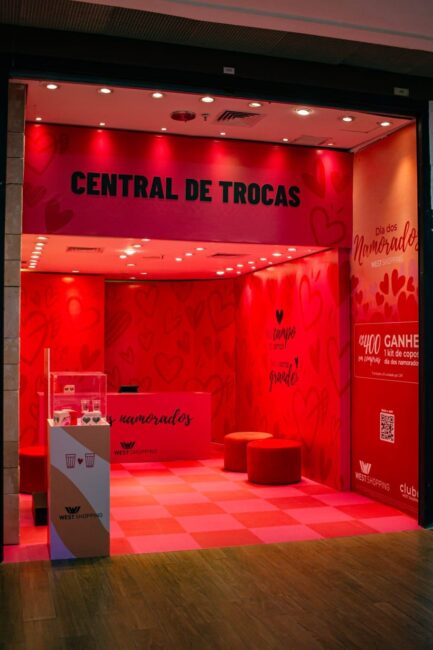 Posto de troca West Shopping 2025 – vista frontal da Central de Trocas