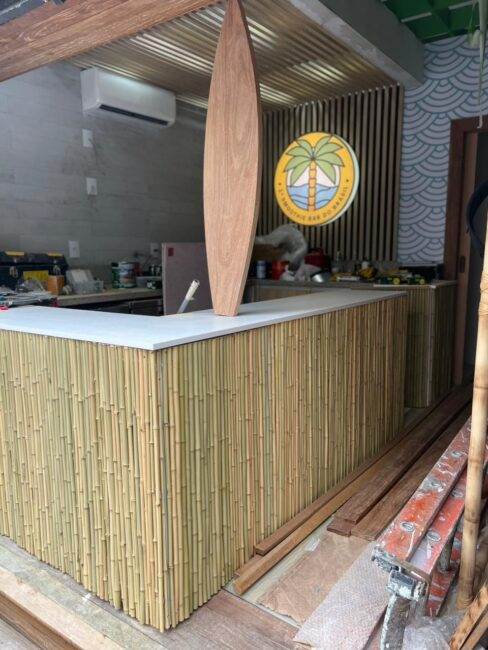 Zaga Bowls em São Paulo – obra: balcão ripado em acabamento